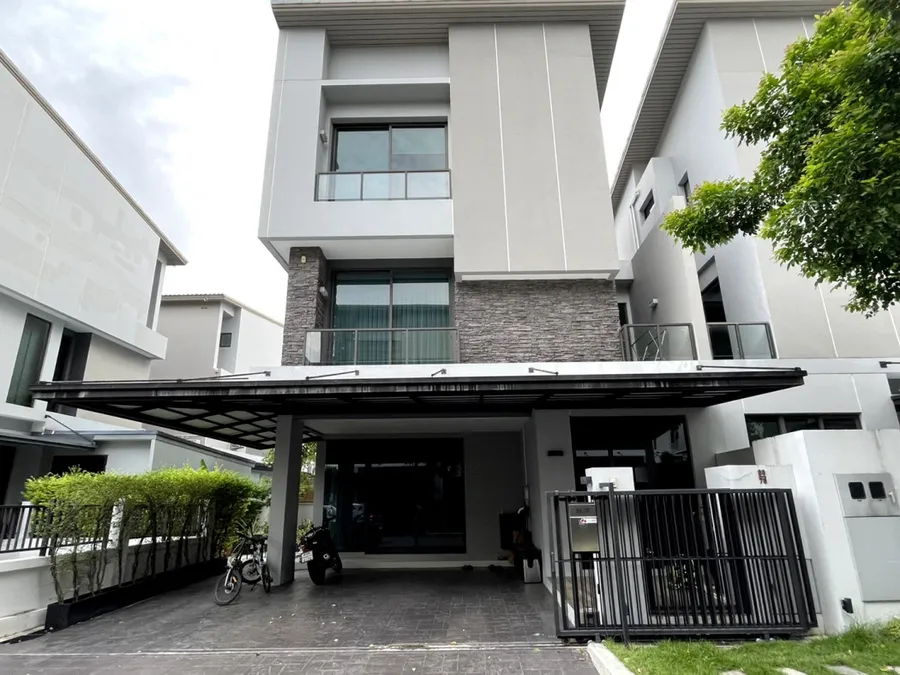 ขาย บ้านแฝด บ้านกลางเมือง คลาสเซ่ เอกมัย - รามอินท