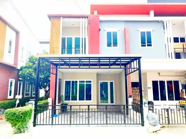หทัยราฎร์ ตลาดหทัยมิตร 1.4กม .บิ๊กซี มีนบุรี 1กม. ให้เช่าทาวน์โฮม 2 ชั้น 3นอน 2น้ำ 21ตร.ว.140ตร.ม. โชคชัยหทัยราษฎร์ 700