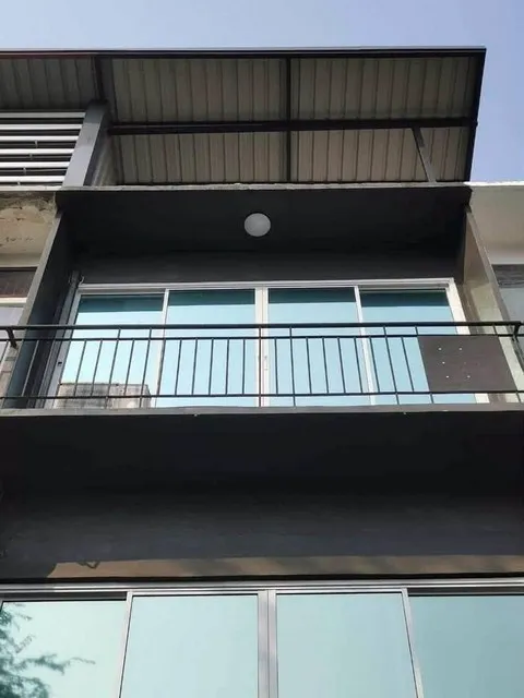 ให้เช่าทาวน์เฮ้าส์ 3 ชั้น 3 ห้องนอน ซอยประชาชื่น 36 ใกล้คลองประปา ใกล้ทางด่วน ใกล้เดอะมอลล์งามวงศ์วาน