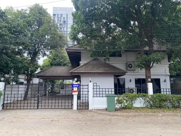 บ้านเลียบด่วน ถ. ประชาอุทิศ 12 ห้องอเนกประสงค์, 6 ห้องน้ำ, 1 ห้องครัว, ลานพักผ่อนนอกบ้าน จดทะเบียนบริษัทได้ (RH1580)