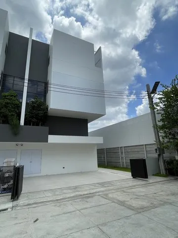 T26-919 ให้เช่า บ้าน อาคิน วิภาวดี ARKIN VIBHAVADI ชั้นที่ 1 กรุงเทพ ดอนเมือง 95000 บาทต่อเดือน ห้องนอน 3 ห้อง ห้องน้ำ 4