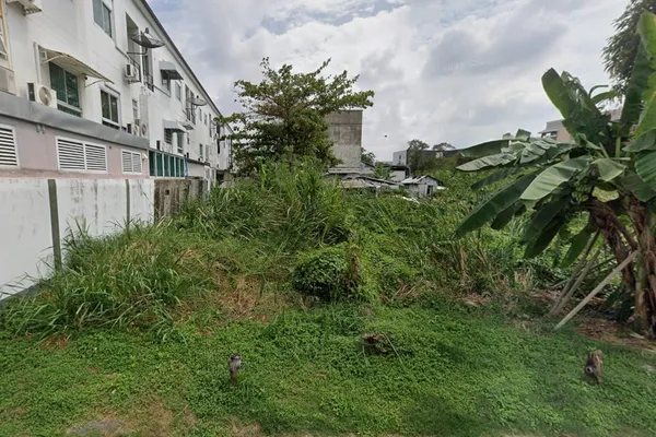 ขายที่ดิน เนื้อที่ 212 ตร.ว. ซอยนาคนิวาส 48 แยก 16 ใกล้ เซ็นทรัล อีสต์วิลล์
