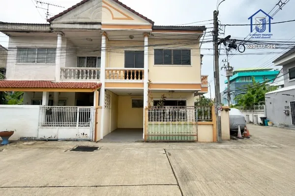 ขายทาวน์เฮ้าส์ 2 ชั้น หมู่บ้านปรางทิพย์ หลังมุม  35 ตร.ว. ซอยลาดพร้าว95 ใกล้รถไฟฟ้า MRT ลาดพร้าว