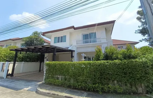Listing No. 93184 ขายบ้านเดี่ยว CENTRO รัตนาธิเบศร์ 74 ตร.ว. หลังบ้านติดสวนส่วนกลาง หน้าบ้านทิศใต้ ใกล้รถไฟฟ้าเพียง 2 กม.