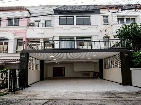 รหัสC7272 ให้เช่าทาวน์โฮม 3ชั้น โครงการบ้านกลางเมือง บริติซ ทาวน์ ศรีนครินทร์ ใกล้รถไฟฟ้าศรีลาซาล