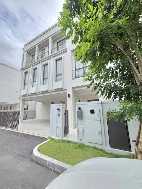 ให้เช่าบ้านเดี่ยว3ชั้นย่านลาดกระบังร่มเกล้า โครงการAERIE Srinakarin Krungthepkreetha บ้านหรูกรุงเทพกรีฑาใกล้โรงเรียนนานา