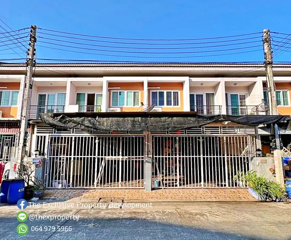 ขายด่วนทาวน์เฮ้าส์ 2 หลังติดกัน หมู่บ้านซื่อตรง โคซี่ รังสิต คลอง 6 เนื้อที่ 44 ตร.ว. 6 นอน 4 น้ำ ลดพิเศษเหลือ 3.9 ล้าน