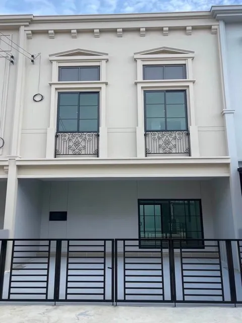ให้เช่าทาวน์โฮม 2 ชั้น 4 ห้องนอน สิริเพลส พัฒนาการ Siri Place Pattanakarn เฉลิมพระเกียรติ ร.9 ซอย 48 ใกล้สวนหลวง ร.9