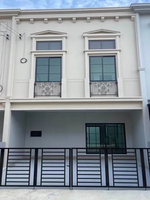 ให้เช่าทาวน์โฮม 2 ชั้น 130 ตร.ม. Siri Place Pattanakarn เฉลิมพระเกียรติ ร.9 ซอย 48