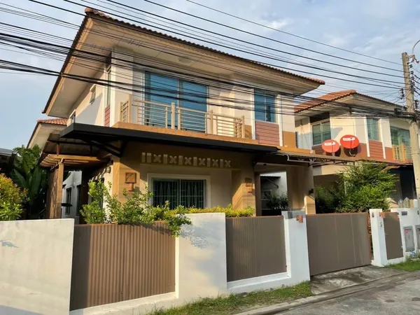 MHR230 ให้เช่าบ้านแฝดสไตล์บ้านเดี่ยว มัลดีฟส์ ปาล์ม บางนา-วงแหวน (กม.8) เลี้ยงสัตว์พันธุ์เล็กได้ ใกล้ Mega Bangna เพียง 10 นาที