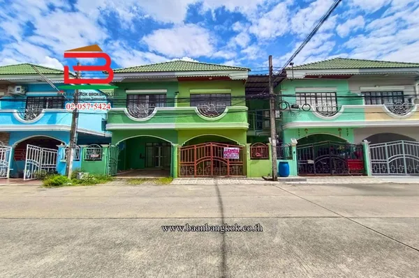 ทาวเฮาส์แฝด รุ่งกิจวิลล์ นิมิตรใหม่ 13 เนื้อที่ 21 ตรว. (ใกล้ตลาดมีนบุรี) แขวงทรายกองดิน เขตคลองสามวา