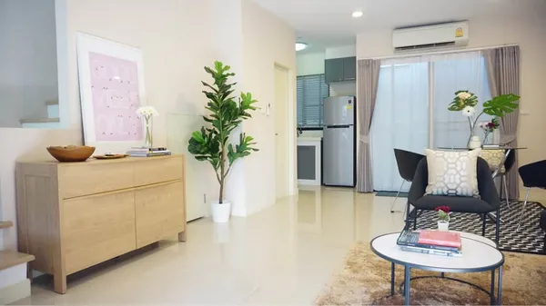 ให้เช่าทาวโฮม ใกล้รร.นานาชาติสิงคโปร์ นานาชาติฝรั่งเศษ, รร.บดินทร์เดชาฯและใกล้ Town in Town ใกล้จุดขึ้นทางด่วนเอกมัย ราม