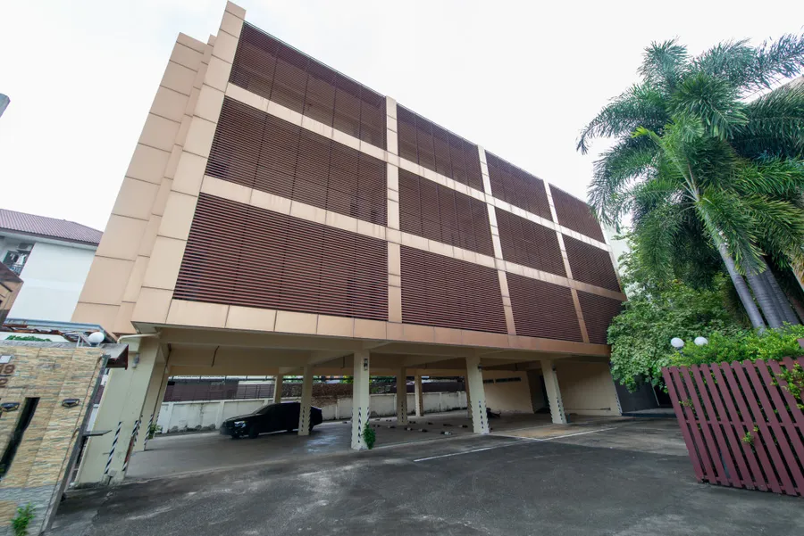 ขายที่ดินพร้อมบ้านและอาคารสำนักงาน ซอยปุณณวิถี 34 