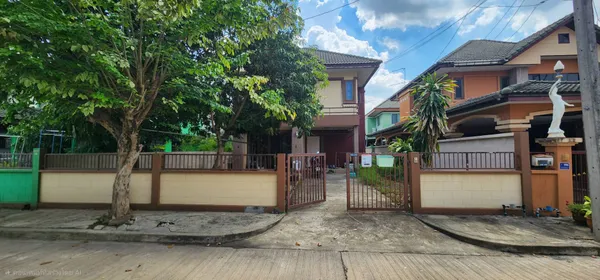 ให้เช่าบ้านเดียว2ชั้น 60 ตร.วา หมู่บ้านสัมมากรคลอง7 แอร์2 3ห้องนอน 2ห้องน้ำ เข้าซอยประมาณ700เมตร .ตรงข้ามโลตัสคลอง7