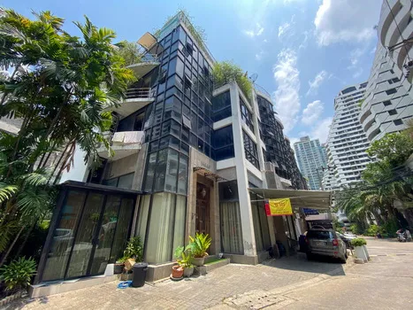 ขายอาคารสำนักงาน (โฮมออฟฟิศ) สุขุมวิท 39 ต่ำกว่าราคาประเมินธนาคาร-Office Building (Home Office) for Sale in Sukhumvit 39 – Below Bank Appraisal Price