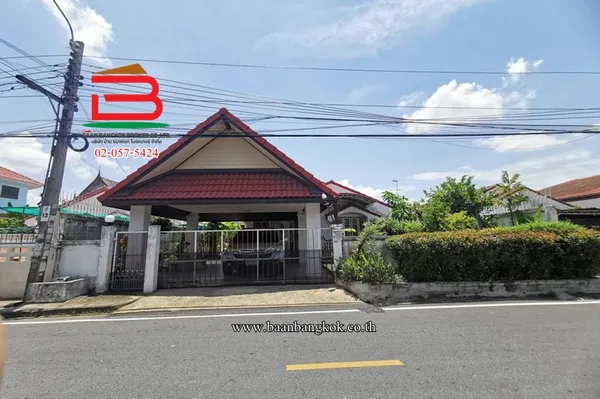 บ้านเดี่ยว บ้านบัวทอง ซอย 7/5 (ติด MRT คลองบางไผ่) เนื้อที่ 60 ตรว. ตำบลบางรักพัฒนา อำเภอบางบัวทอง จังหวัดนนทบุรี