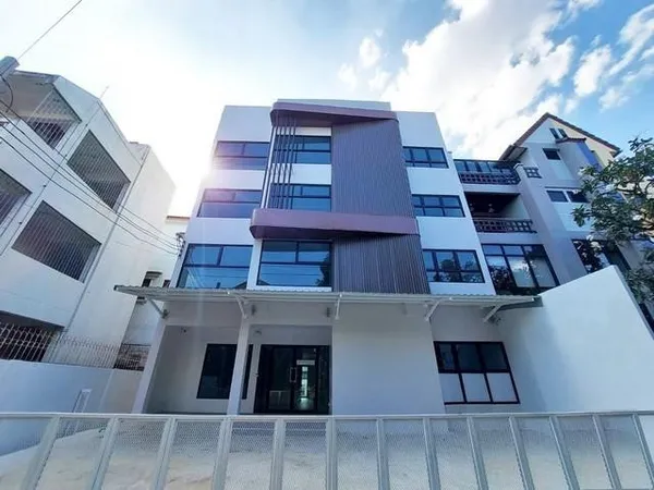 BR 1944 ให้เช่าสำนักงาน 4 ชั้น 600 ตรม. NAILEK AREA วิภาวดีรังสิต ที่จอดรถ 30 คัน ใกล้ห้าแยกลาดพร้าว