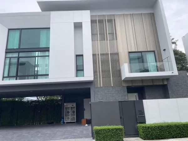 MHR248 FOR SALE & RENT! บ้านเดี่ยวหรู 3 ชั้น โครงการ นันทวัน กรุงเทพกรีฑา ทำเลดีติด Wellington International School และใกล้สนามกอล์ฟกรุงเทพกรีฑา ที่ดินใหญ่ 102.1 ตร.วา 4 ห้องนอน 5 ห้องน้ำ จอดรถ 4 คัน