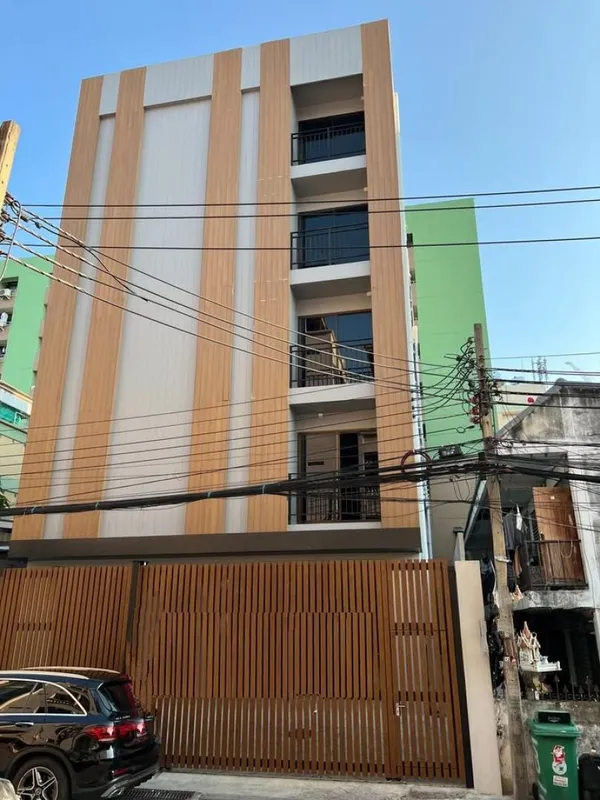 MBR39 ให้เช่าอาคารสำนักงาน 5 ชั้น จดทะเบียนบริษัทได้ ซอยประชาราษฎร์บำเพ็ญ 7 ใกล้ MRT ห้วยขวาง เพียง 600 เมตร พื้นที่ใช้สอย 900 ตร.ม. จอดรถยนต์ 7 คัน มอเตอร์ไซค์ 10-20 คัน