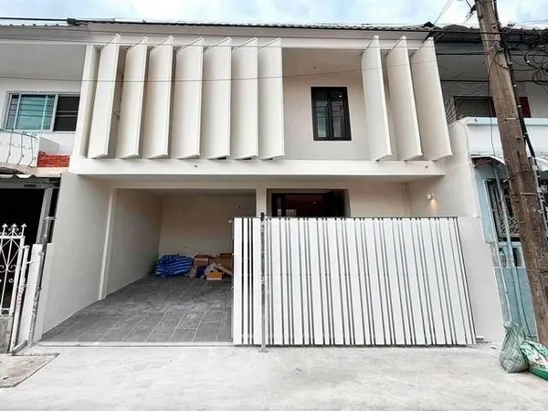 HS 2046 ขายทาวน์โฮม 2 ชั้น Modern Minimal ลาดพร้าว 41 ใกล้รถไฟฟ้า MRT ภาวนา