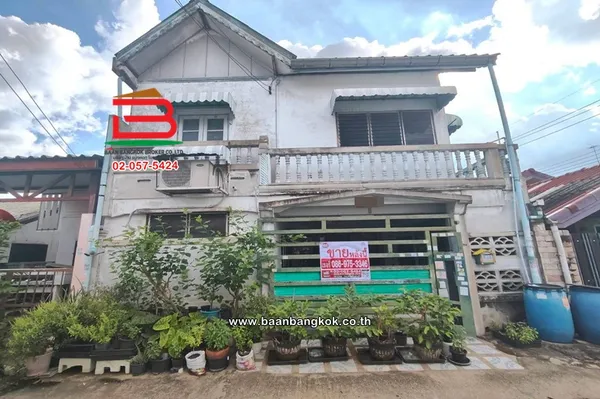 บ้านแฝด 2 ชั้น เนื้อที่ 30 ตร.ว. หมู่บ้านเคหะธานี 4 ซอยราษฎร์พัฒนา 5 ถนนราษฎร์พัฒนา แขวงสะพานสูง เขตสะพานสูง
