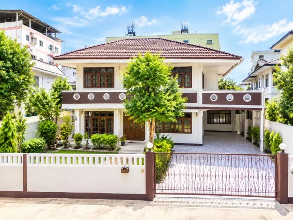 260919kmakhg ให้เช่า บ้าน วิภาวดีรังสิต 14-19 60ตร.ว. MRT รัชดาภิเษก 800 ม. บ้านเดี่ยว 2 ชั้นฟังก์ชั่น 3 นอน 2 น้ำ 240ตร