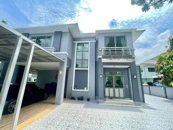 ให้เช่าบ้านเดี่ยว 2 ชั้น 241 ตร.ม. หมู่บ้านมาสเตอร์พีช พระราม 9 ติด ม.แสตมฟอร์ด