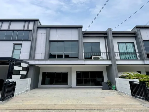 รหัสC7306 ทาวน์โฮม 2ชั้น ตกแต่งพร้อมอยู่ย่านสายไหม หมู่บ้านเวิร์ฟ สายไหม