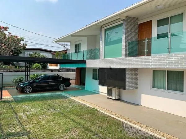 ให้เช่าโฮมออฟฟิศ 2 ชั้น 450 ตร.ม. ย่านเสนานิคม 1 ซอย 17 ใกล้ BTS เสนานิคม