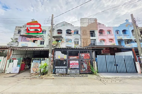 ทาวน์โฮม 3 ชั้น เนื้อที่ 23.8 ตร.ว. ซอยรามอินทรา 115 ถนนรามอินทรา แขวงมีนบุรี เขตมีนบุรี