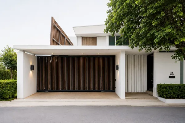 ขายบ้านเดี่ยว 3 ชั้น พร้อมสระว่ายน้ำส่วนตัว ซอยเมืองแก้ว 6 ใกล้โรงเรียนนานาชาติบางนา-3-Storey Detached House with Private Swimming Pool, Soi Mueang Kaew 6