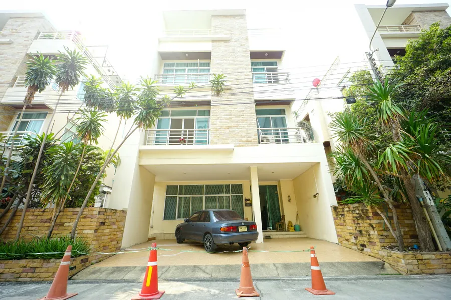 ขาย บ้าน 3ชั้น บ้านปรีชา ราม 2 ราษฎร์พัฒนา 291ตรม