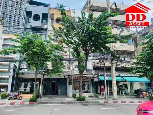 ขายอาคารพานิชย์ 4 ชั้นครึ่ง สุขุมวิท 101/1 ใกล้ BTS ปุณวิถี
รหัส : T8232