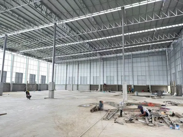 ให้เช่าโรงงาน /โกดัง พื้นที่สีม่วงลาย ขนาด 2160 ตรม. บางปู เมืองสมุทรปราการ