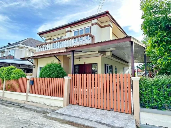ใกล้แยกเคหะร่มเกล้า 1.2กม. บ้านเดี่ยว 2 ชั้น พร้อมเฟอร์ฯ ฟังก์ชั่น 4นอน รามคำแหง ร่มเกล้า 11-17 2น้ำ 53ตร.ว.212.4ตร.ม.