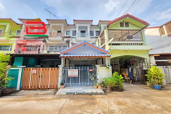 ทาวน์โฮม 3 ชั้น นิสา เพชรเกษม 69 (ซอยเพชรเกษม 69) เนื้อที่ 16 ตรว. แขวงหลักสอง เขตหนองแขม