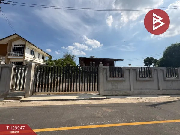 ขายบ้านเดี่่ยว 2 ชั้น เนื้อที่ 96 ตารางวา ต.บ้านปรก สมุทรสงคราม ทำเลดี ติดถนน