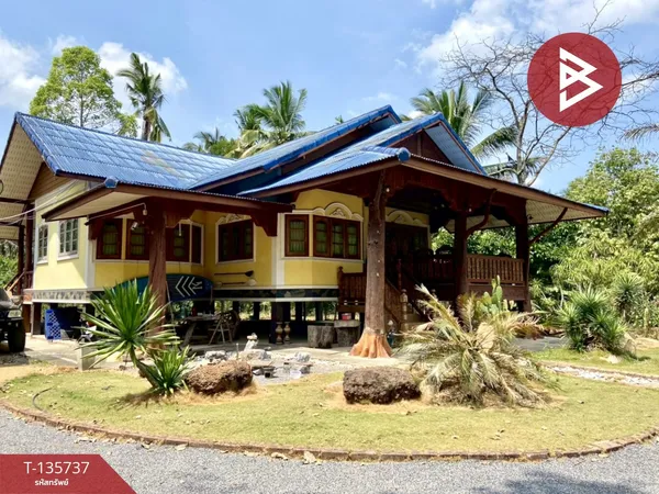 ขายบ้านเดี่ยวพร้อมที่ดิน เนื้อที่ 1 ไร่ 1 งาน 12 ตร.วา กาญจนดิษฐ์ สุราษฎร์ธานี