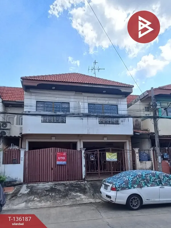 ขายทาวน์เฮ้าส์ หมู่บ้านรุ่งกิจวิลล่า11 ร่มเกล้า32 กรุงเทพฯ