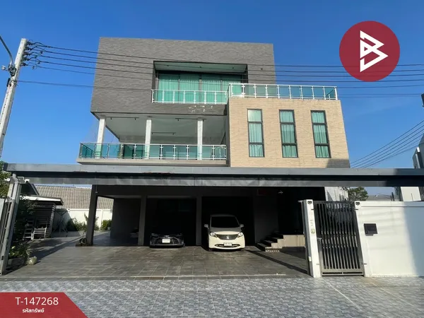 ขายบ้านเดี่ยว 3 ชั้น หมู่บ้านอุ่นไอรัก เวโรน่า ชลบุรี พร้อมสระว่ายน้ำ